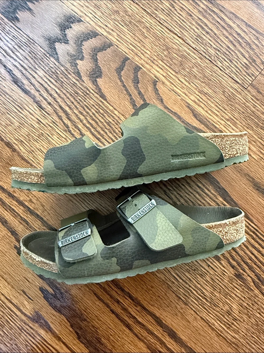 E Birkenstock Kids 33 Camo Green Two-Strap Arizona Sandals